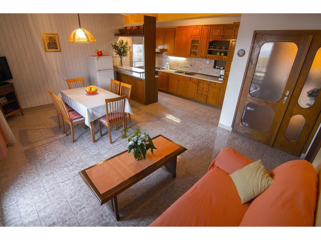 Apartment Miranda Slatine Zimmer foto